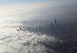 Yoğun sis yine uçak seferlerini engelledi