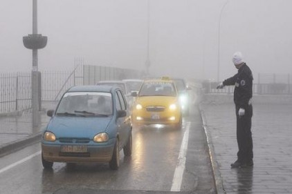 Yoğun sis yüzünden seferler iptal edildi