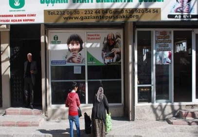 Yoksul ailelere kebap yardımı 