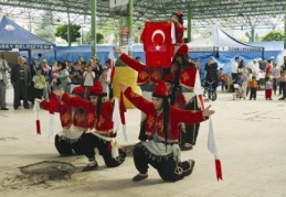 Yoksul öğrenciler için kermes düzenlendi 