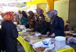 Yoksul öğrenciler için kermes düzenlendi