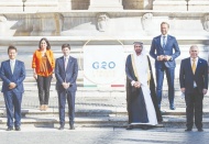 Yoksul ülkelere daha fazla Covid-19 aşısı gönderilmesini içeren bildiri kabul edildi