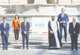 Yoksul ülkelere daha fazla Covid-19 aşısı gönderilmesini içeren bildiri kabul edildi