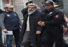 Yoksullara dağıtmak için topladıkları kurbanları sucuk yapıp sattılar 