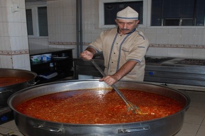 Yoksullara yemek projesi destek bekliyor 