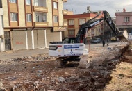 Yol açma çalışmaları devam ediyor