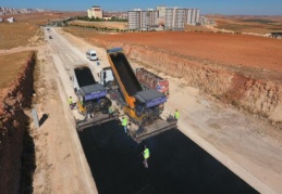 Yol genişletme ve iyileştirme çalışması yapılıyor