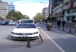 Yol, sanki motosikletler için yapılmış gibi!