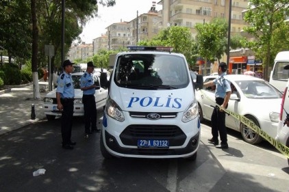 Yol vermeme kavgası:10 yaralı