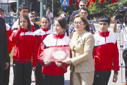 Yol yarışlarının ödülleri verildi