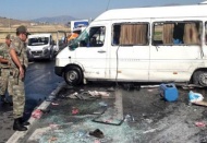 Yolcu minibüsü devrildi: 2’si ağır 19 yaralı