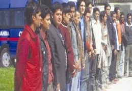 Yolcu otobüsünde 16 göçmen