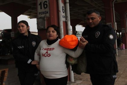 Yolcu otobüsünü rehin aldı