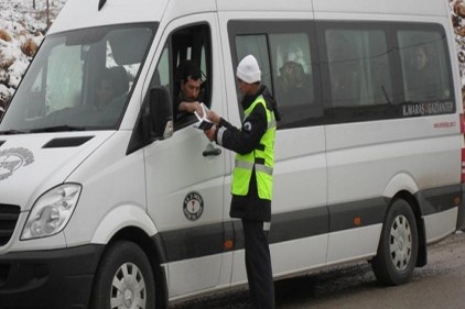 Yolcu taşımacılığı yapan araçlar denetleniyor
