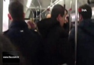 Yolculara küsen şoför dakikalarca otobüsü bekletti