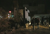 Yoldan çıkan TIR park halindeki otomobillere çarptı 