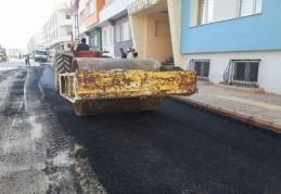 Yollar asfaltlanıyor