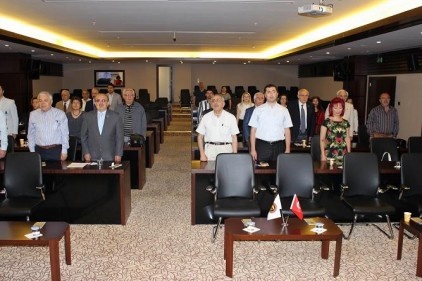 Yönetime 4 kadın girdi