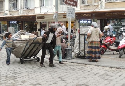 Yükleri, taşıdıklarından daha ağır