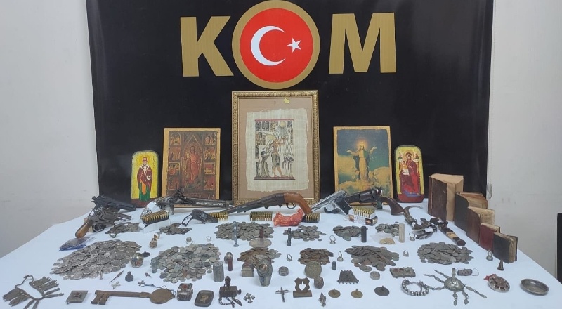 Yüklü miktarda tarihi eser ele geçirildi