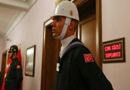 Yüksek Askeri Şûra'da 'paralel tasfiye' mi olacak?