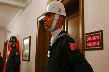 Yüksek Askeri Şûra&#039;da &#039;paralel tasfiye&#039; mi olacak?