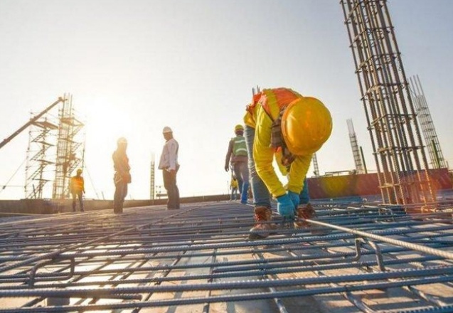 Yüksek faiz inşaat sektörünü olumsuz etkiliyor