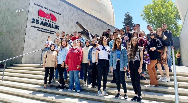 Yüksekokulu öğrencileri kentin tarihi ile bütünleşiyor