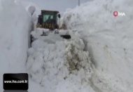 Yüksekova'da kar kalınlığı 6 metreyi geçti