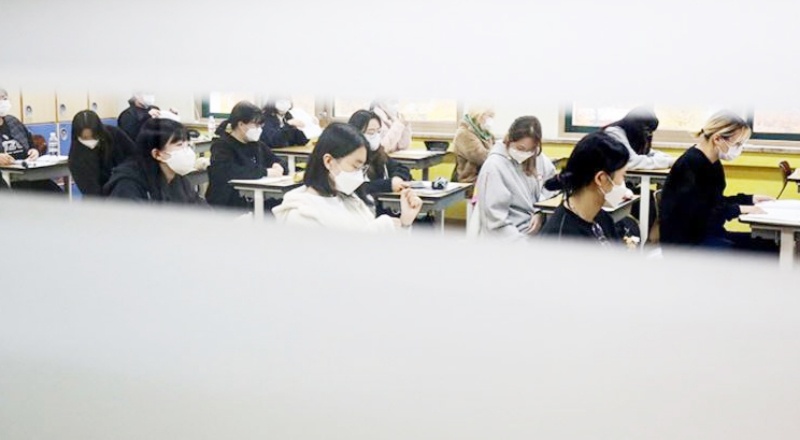 Yurt dışındaki Türk öğrenciler krizi büyüyor