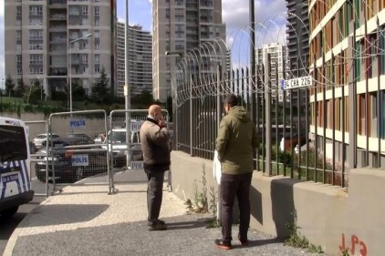 Yurt dışından gelip karantinada kalan kızıyla böyle telefonla konuştu