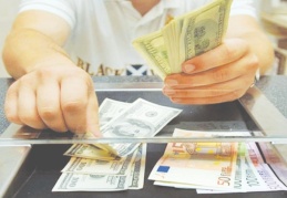 Yurt içi yerleşiklerin döviz mevduatında 1,8 milyar dolar artış