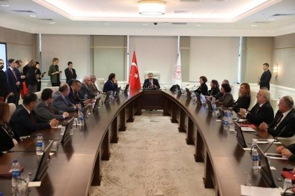 "Yurtdışından gelen tüm yolculara Koronavirüs taraması yapılacak"