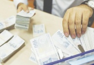 Yurttaşlar bankaların takibinde