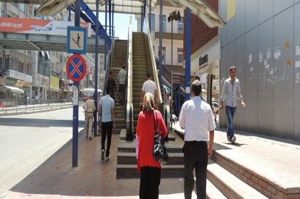 &#8216;Yürüyen merdivenler&#8217; süs için mi konuldu?