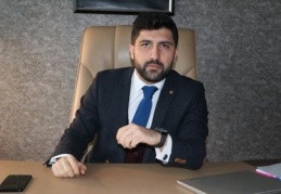 Yüzbinlerce mülteci sınırda aç, susuz ve perişan halde bekliyor