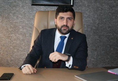 Yüzbinlerce mülteci sınırda aç, susuz ve perişan halde bekliyor
