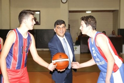 Yüzlerce sporcu mücadele edecek
