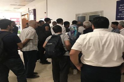 Yüzlerce yolcu mağdur oldu