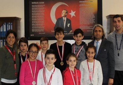 Yüzme yarışlarında 36 madalya aldılar