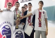 Yüzme Yıldızlar grup müsabakalarına Yıldız erkekler takımı katıldı