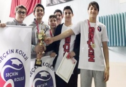 Yüzme Yıldızlar grup müsabakalarına Yıldız erkekler takımı katıldı