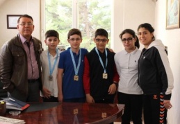 Yüzmede tüm dereceleri topladı