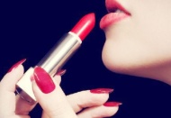 Yüzü kapatan maskeler ruj satışlarını düşürdü