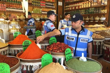 Zabıta ekipleri bayram öncesi denetimdeydi