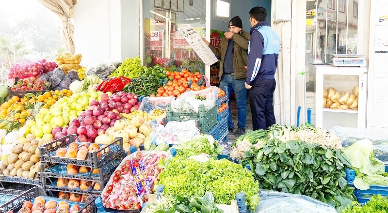 Zabıta etiket denetimi yapıyor