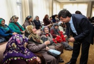 Zaman buldukça yaşlılarımızla birlikte olmaya çalışıyoruz