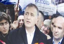 Zaman Gazetesi Genel Yayın Yönetmeni Ekrem Dumanlı gözaltına alındı