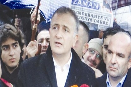 Zaman Gazetesi Genel Yayın Yönetmeni Ekrem Dumanlı gözaltına alındı