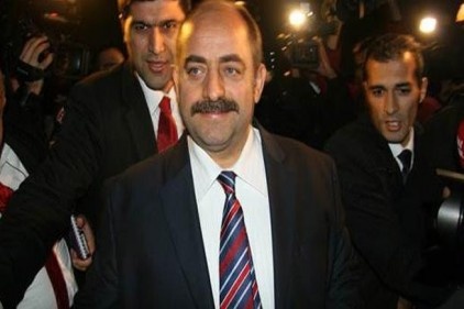 Zekeriya Öz&#8217;den 36 seyahat daha